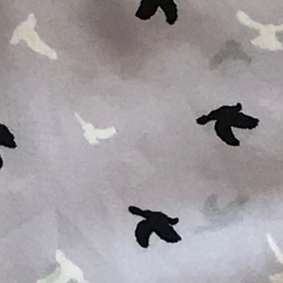 Sweet Rain lilac 3/4 sleeve blouse with black & white bird print (S/M) - Picture 14 of 15